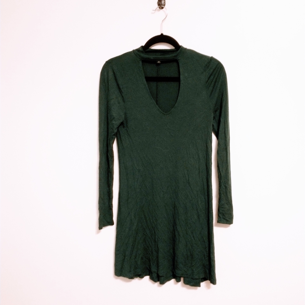 Express long sleeve green dress with keyhole cutout at chest and swing style siz
